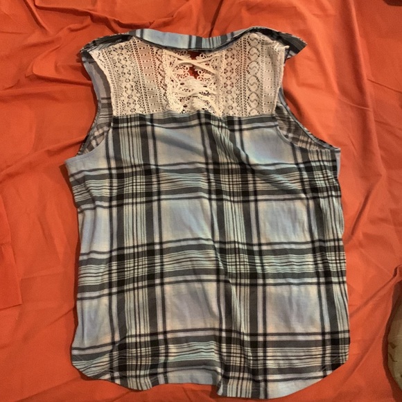 No Boundaries Top Size Large - Picture 2 of 3